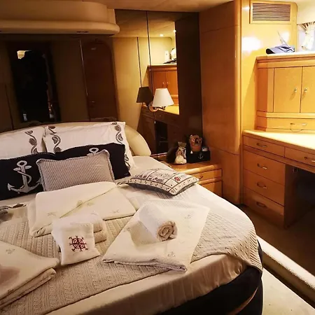 Holyship 4 Fairline Squadron 65 Motoryacht * Bodrum