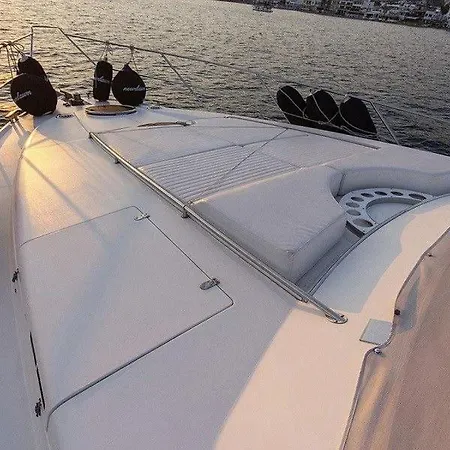 Bateau-hôtel Holyship 4 Fairline Squadron 65 Motoryacht Bodrum
